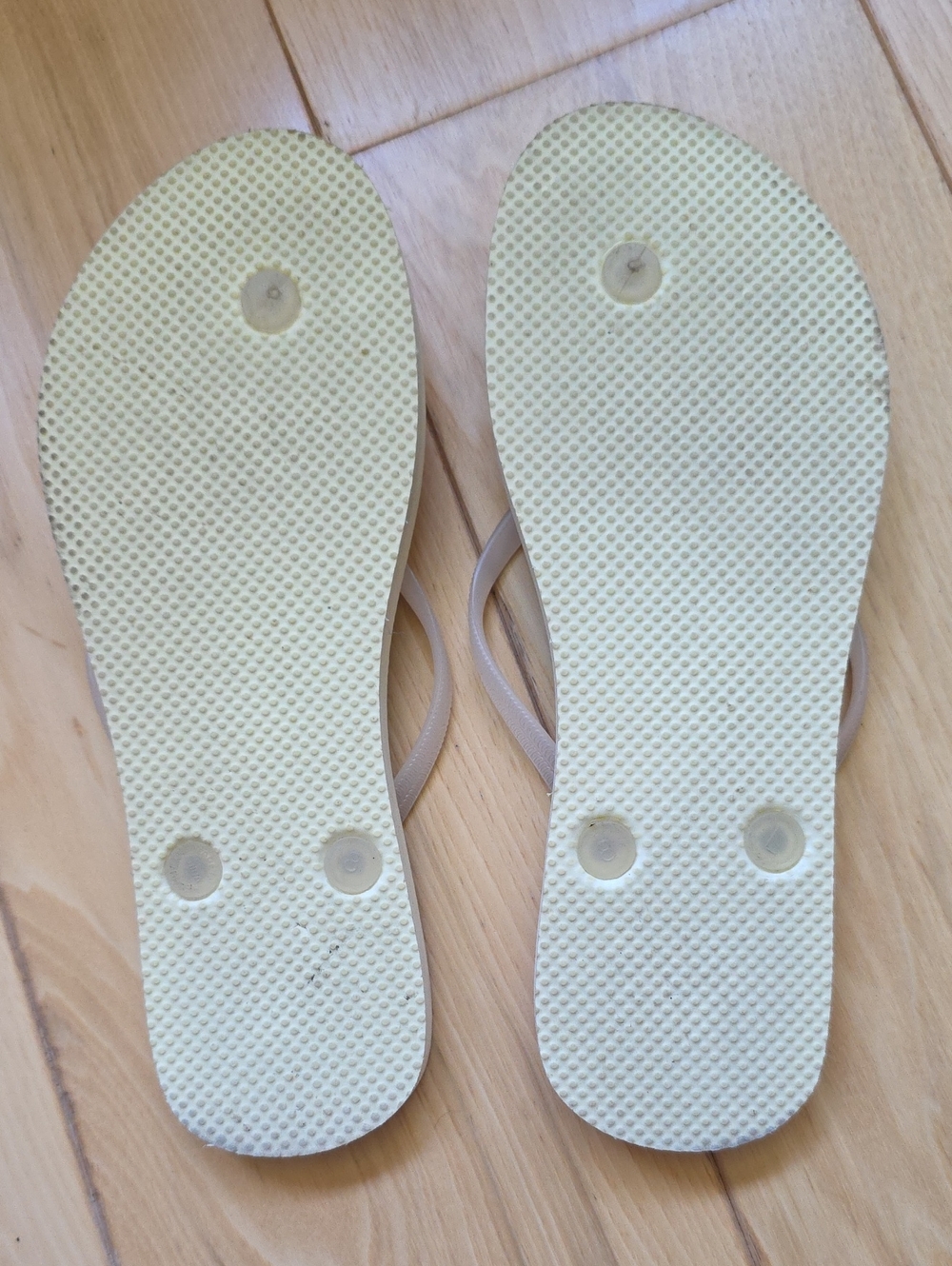 Pinapple Flip Flops - Picture 3 of 3